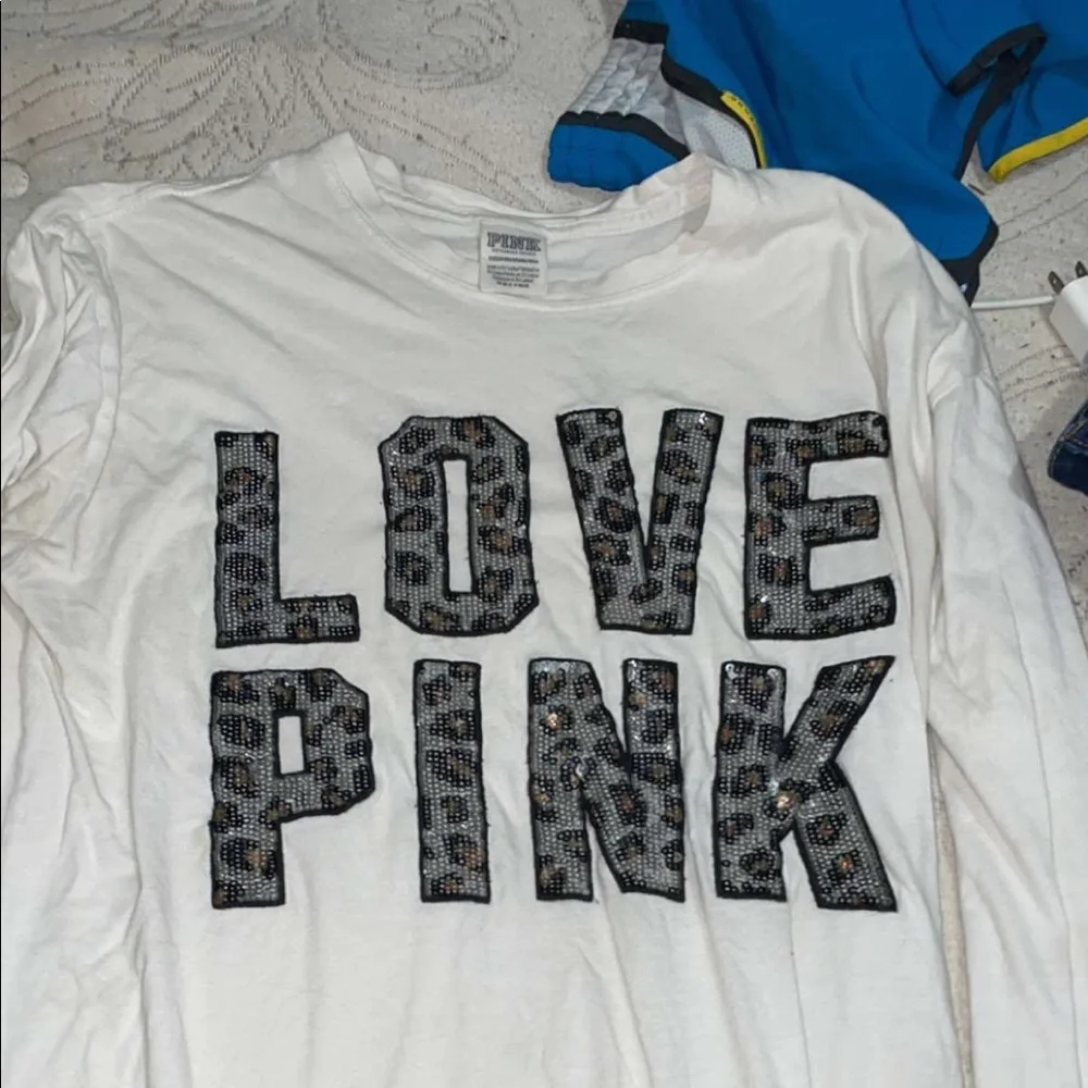 XS Victoria secret shirts very comfy long sleeve - Picture 1 of 1
